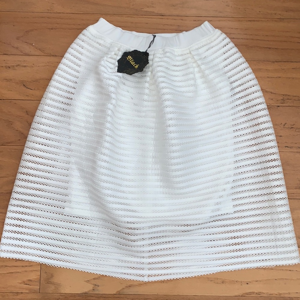 NWT knit white skirt size medium/M